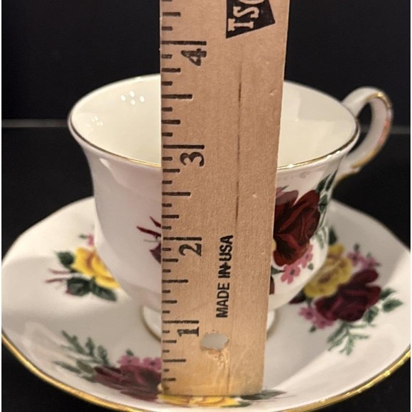 Queen Anne England Red Yellow Rose Gold Rimmed Footed Tea Cup Saucer Vintage - Picture 5 of 5